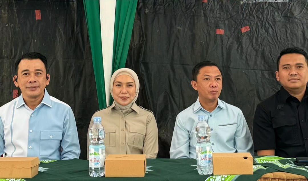 Para Anggota DPRD Sumsel Dapil II Saat Menyerap Aspirasi. Foto : Nto