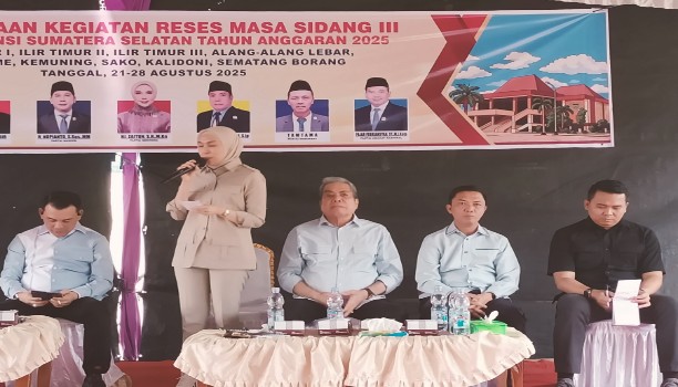 Hj. Zaitun SH M.KN Saat Menyampaikan Sambutannya. Foto : Nto