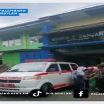 Ambulan Membawa Siswa Keracunan MBG di SMPN 3 Banjar