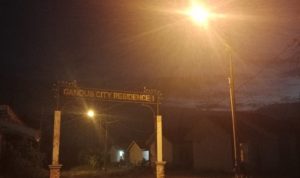Lampu Jalan di Perumahan Gandus City Residence telah Hidup Kembali Berkat Pemkot Palembang.