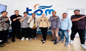 Pengurus DPD Pro JurnalisMedia Siber Provinsi Sumatera Selatan foto bersama Sekretaris PT Tirta Sriwijaya Maju dan jajaran, setelah audiensi pada hari Jum'at, tanggal 14 November 2025, di Palembang. (foto : DPD PJS Sumsel/PT TSM)