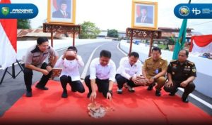 Gubernur Provinsi Sumatera Selatan, Herman Deru, menghadiri acara peresmian penggunaan Jembatan Layang di Jalan Lettu Karim Kadir Kecamatan Gandus Kota palembang, hari Selasa, tanggal 25 November 2025. (foto : Pemprov Sumsel)