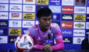 Fitrah Maulana, Penjaga Gawang Persib Bandung di BRI Super League Musim 2025/2026. (foto : Persib)