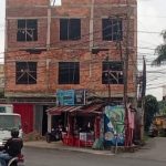 Bangunan terletak di Kecamatan Bukit Kecil Diduga Ilegal. Foto : Kevien/Palembangsekilan.com