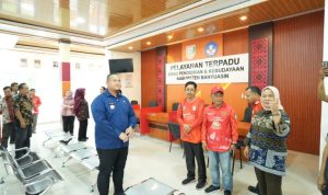 Sekretaris Daerah Kabupaten Banyuasin, Ir. Erwin Ibrahim, S.T., M.M., M.B.A., IPU., ASEAN Eng saat melakukan Sidak ASN. Foto : Kominfo Banyuasin/rmd