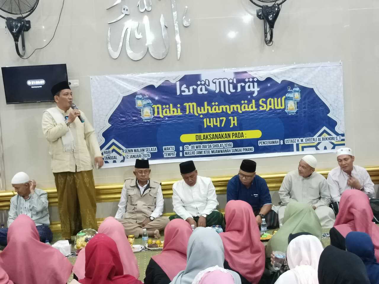 Suasana Isra Mi'raj Nabi Muhammad Saw di Masjid Jamiatul Muawanah Desa Sungai Pinang Rambutan Kab. Banyuasin. Foto : Rmd