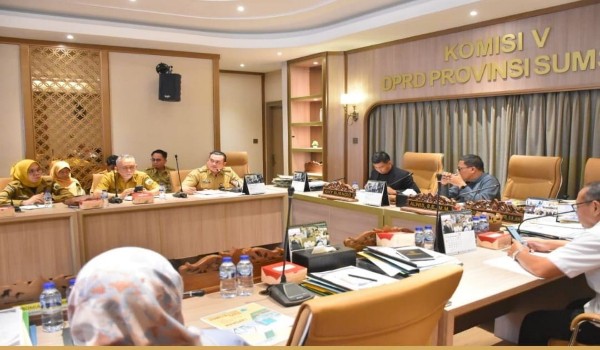Suasana Rapat Evaluasi LKPJ RS Siti Fatimah Bersama Komisi V DPRD Sumsel. Foto : Humas/Kv
