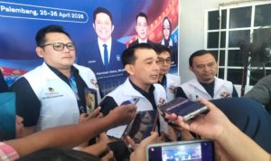 Sekretaris DPW Nasdem Sumsel, H. Nopianto Saat diwawancarai oleh awak media. Foto : Nto/red
