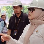 Hj Eva Susanti Anggota DPD RI saat Turun langsung ke Bulog guna memastikan ketahan pangan. Foto : Ist