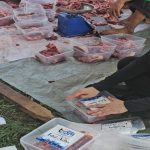 Panitia Kurban Idul Adha 1447 Hijriyah PT Tirta Sriwijaya Maju saat lakukan Packing daging yang nantinya akan di bagikan Ke Masyarakat. Foto : Nto