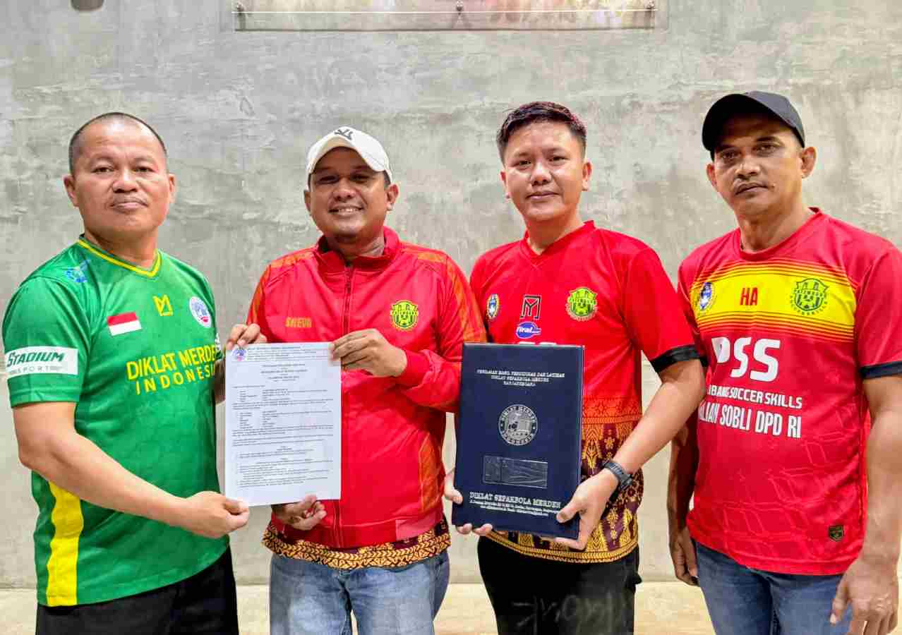 Edi Triono Ketum SSB PSS Saat lakukan MoU dengan Diklat Merden. Foto : Nto/Red