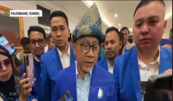 Fajar Febriansyah Ketua DPD PAN Palembang saat mendampingi Ketum DPP PAN Zulkifli Hasan. Foto : Metrotv/red