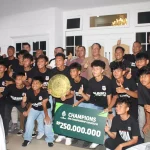 Para punggawa Sumsel United U19 beserta jajaran management dan kepelatihan saat makan bersama Wakil Gubernur Sumsel Sekaligus Pemilik Klub CIK Ujang. Foto : Ist