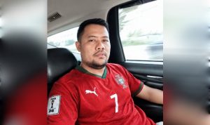 Eno Kurniawan Saat kenakan Jersey bola negara Portugal. Foto : Nto