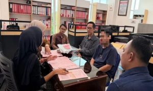 Pria berinisial AAM yang pernah menduduki kursi terhormat sebagai Kepala Kantor Cabang Pembantu (KCP) PT Pos Indonesia Air Sugihan Kanan periode 2021–2023. Foto : Aisyah/palembangsekilan.com