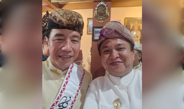 Ketua DPD BRN Sumsel, Derga saat bertemu dengan Presiden Republik Indonesia Ke 7, Jokowi. Foto: Nto/ist