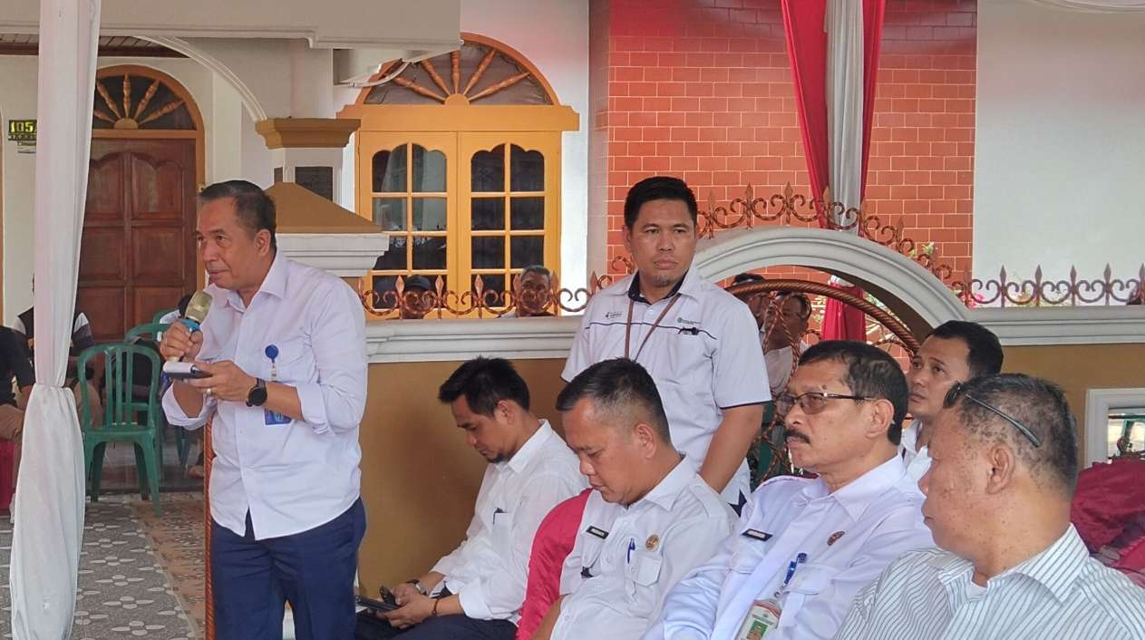 Rustam Perwakilan PT Pusri Saat Hadiri Reses DPRD Sumsel di Keluarga Sungai Buah Kecamatan Ilir timur Dua. Foto : Nto