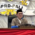 Wakil Ketua DPRD PALI Firdaus Hasbullah SH MH saat pimpin rapat paripurna. Foto : Ist