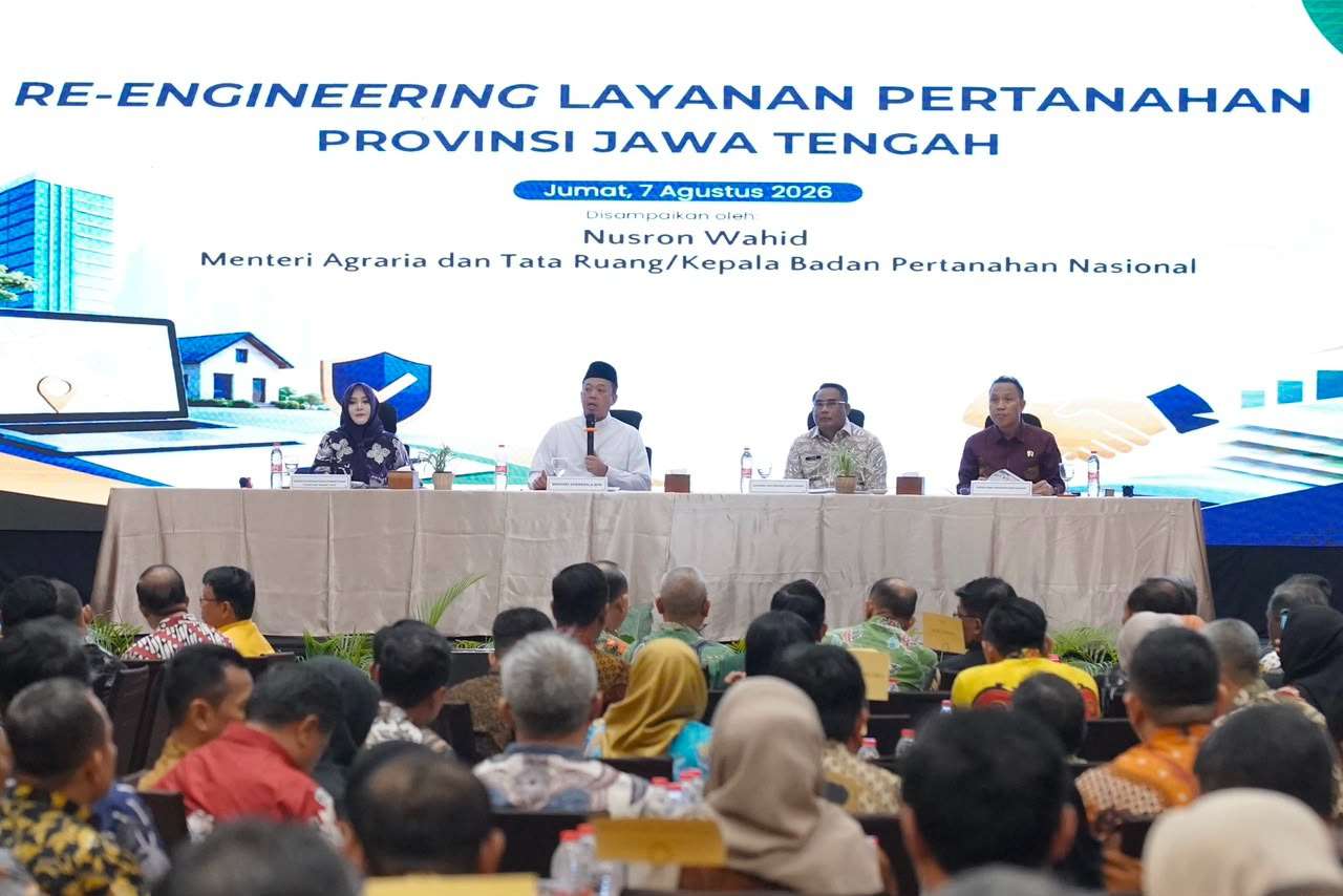 Menteri Nusron Ajak BPKAD dan IPPAT Se-Jateng Perkuat Sinergi Wujudkan Transformasi Layanan Pertanahan. Foto : Atr/Bpn