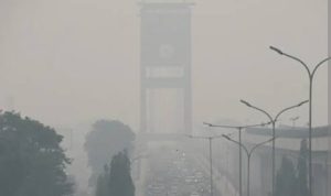 Jembatan Ampera Palembang Saat Tertutup Kabut Asap yang Cukup Tebal. Foto : Ist Jembatan Ampera Palembang Saat Tertutup Kabut Asap yang Cukup Tebal. Foto : Ist